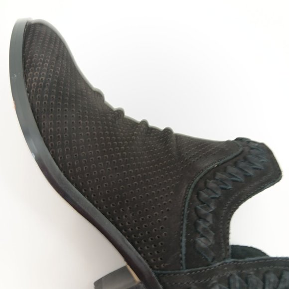 VINCE CAMUTO BLACK LEATHER BOOTIES SIZE 6.5M - Picture 13 of 16